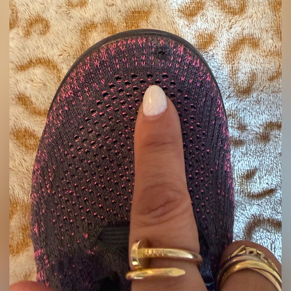 Nike Flyknit Air Vapormax Women's
Size: 8.5 - Picture 8 of 10